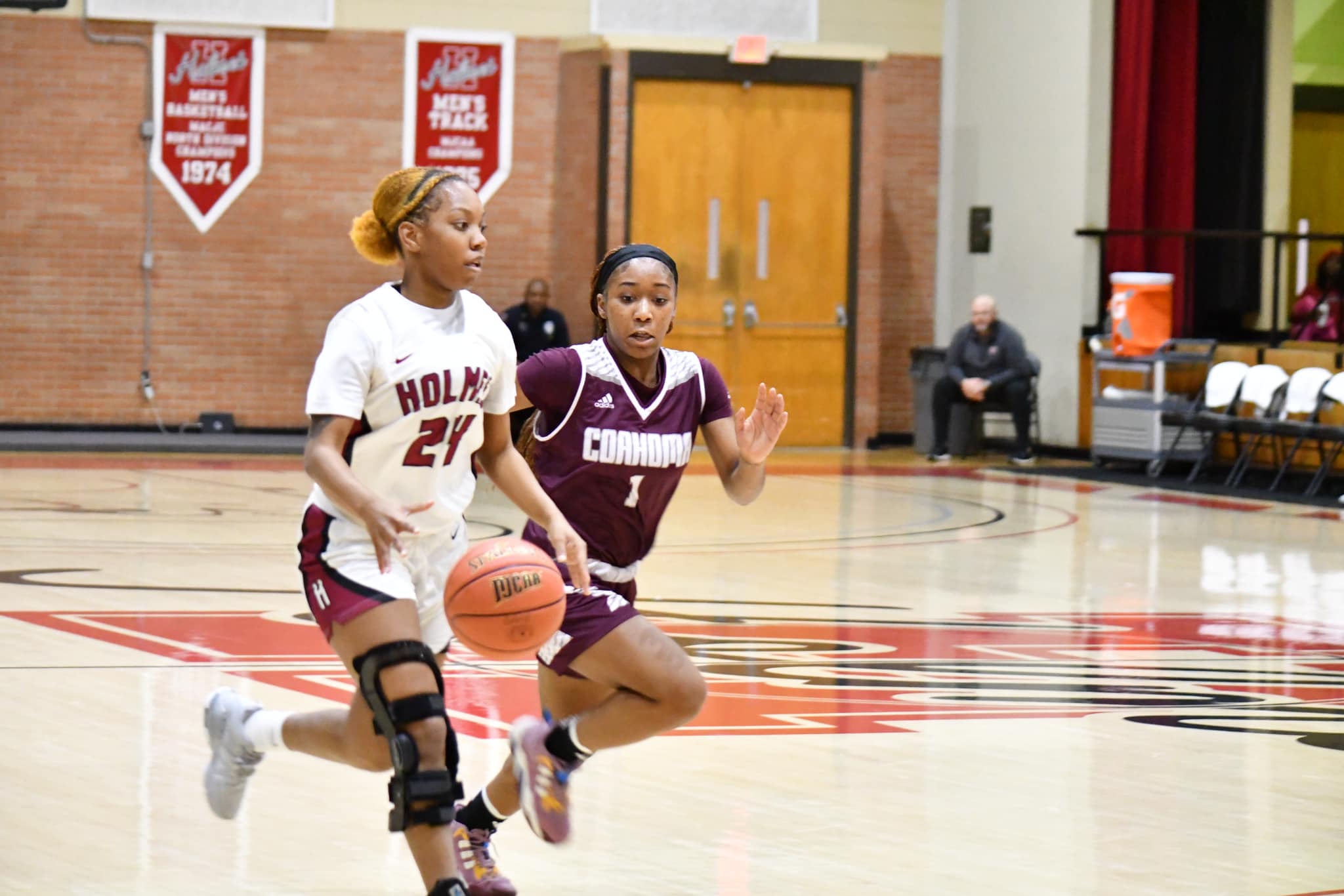 Lady Bulldogs pick up 70-66 win over the Lady Tigers