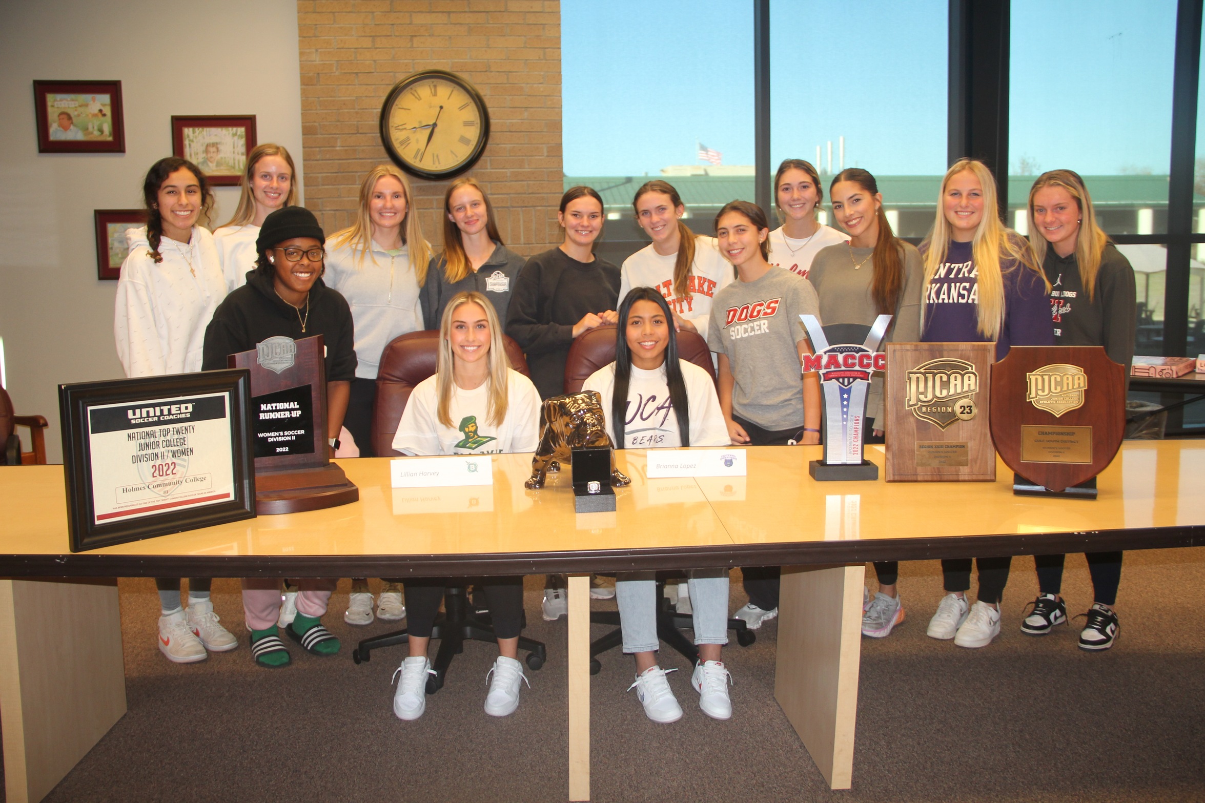 Lopez, Harvey sign with four-year schools